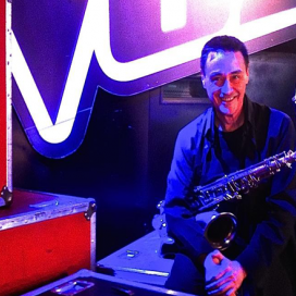 Contratar Saxofonista Avila | ContratarArtistas.com