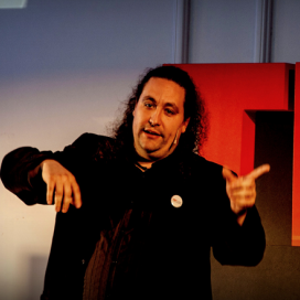 Conferenciante Tedx percepción | ContratarArtistas.com
