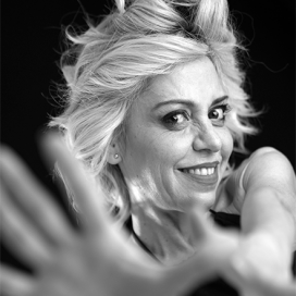 Cris Molina - Monólogos de humor para eventos